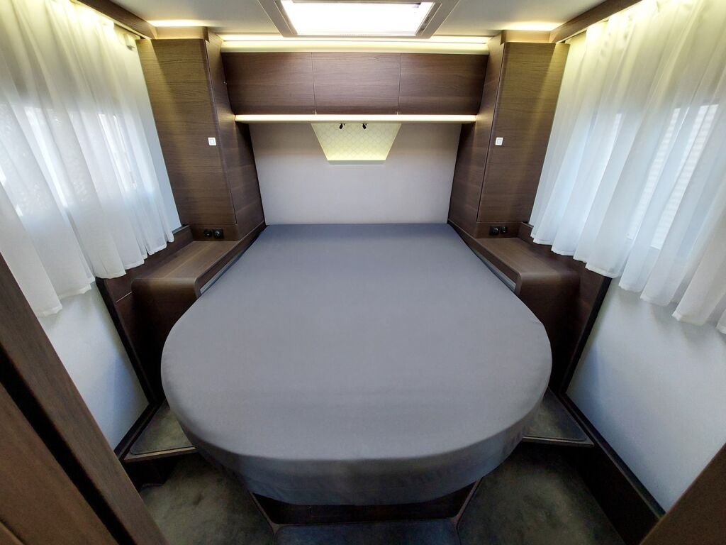 Adria MATRIX SUPREME 670 SC 2023 Harmaa