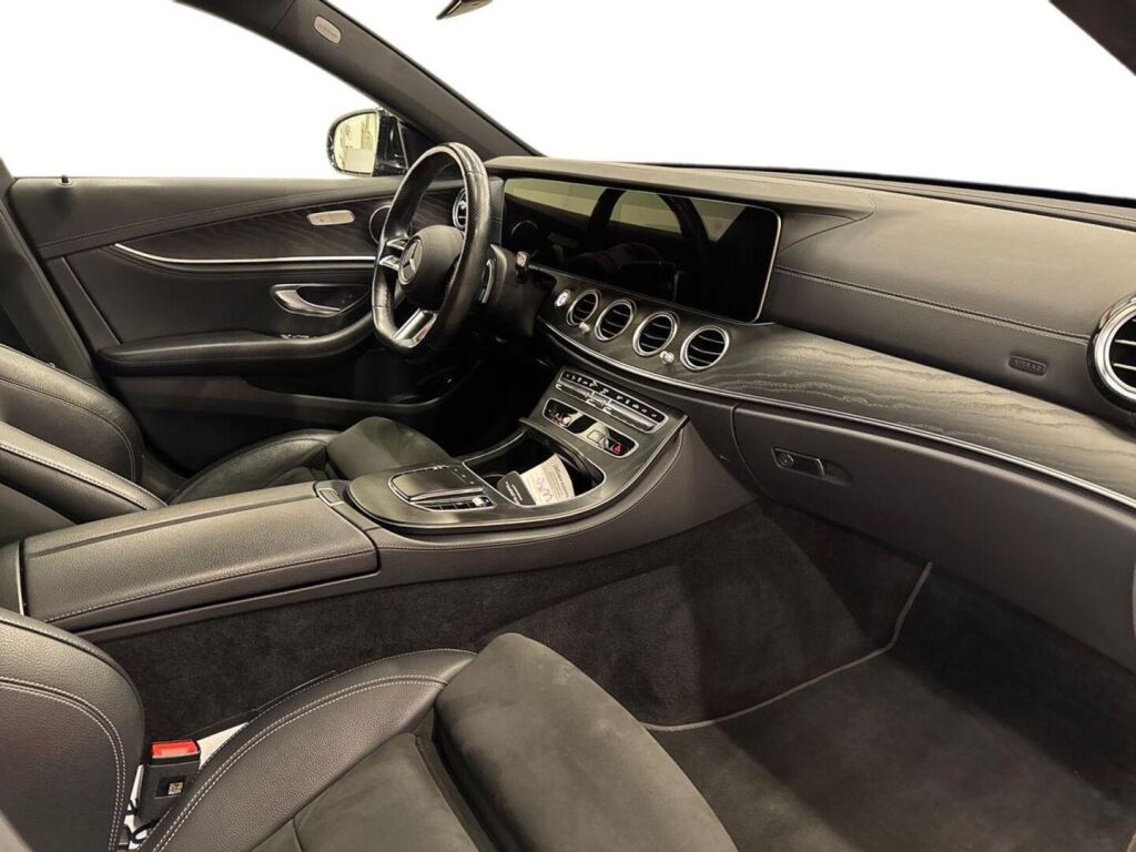 Mercedes-Benz E 2023 Musta