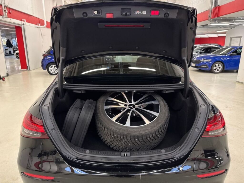 Mercedes-Benz E 2023 Musta