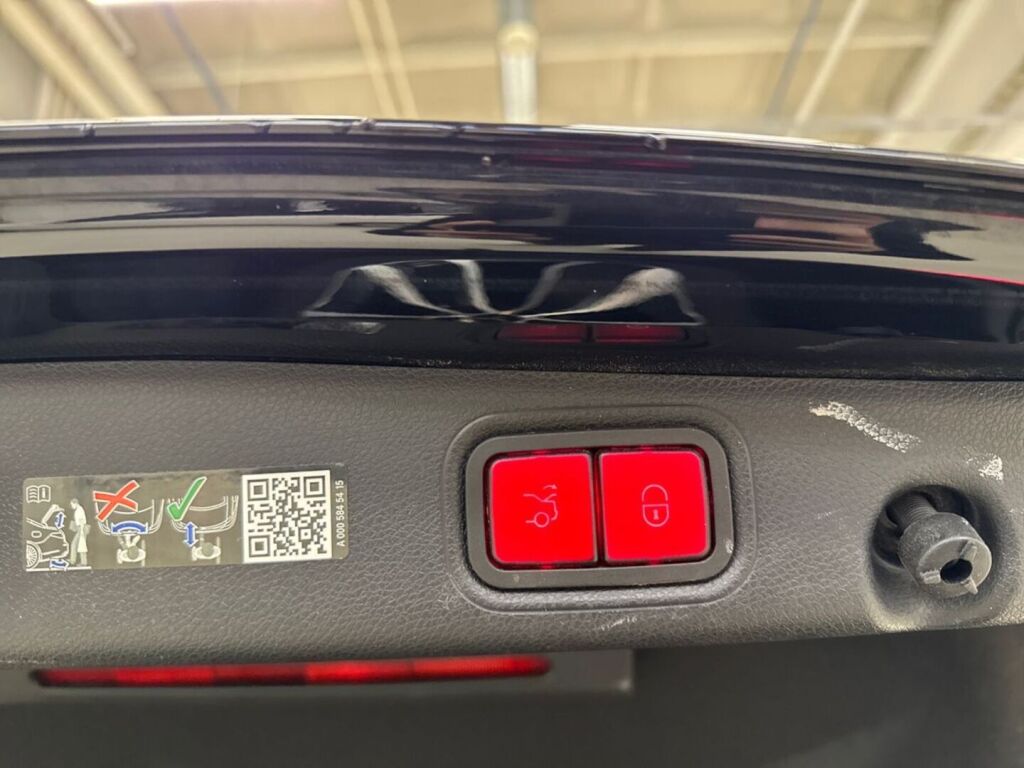 Mercedes-Benz E 2023 Musta