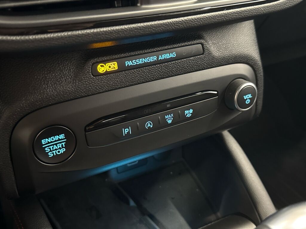 Ford Focus 2023 Valkoinen