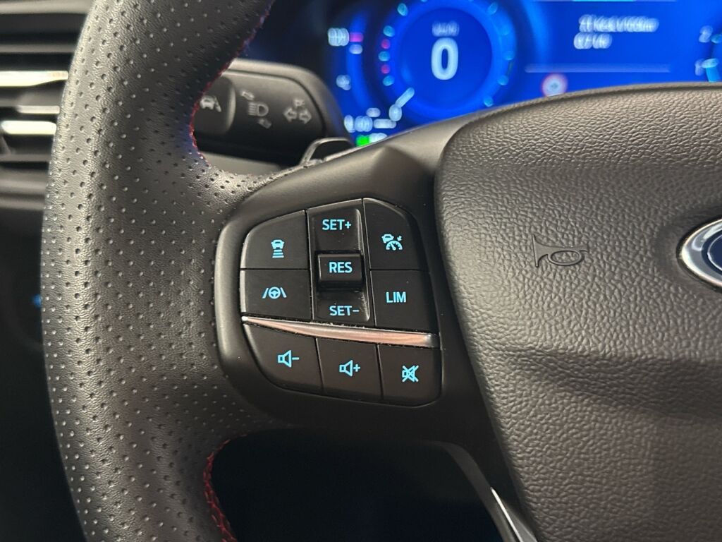 Ford Focus 2023 Valkoinen