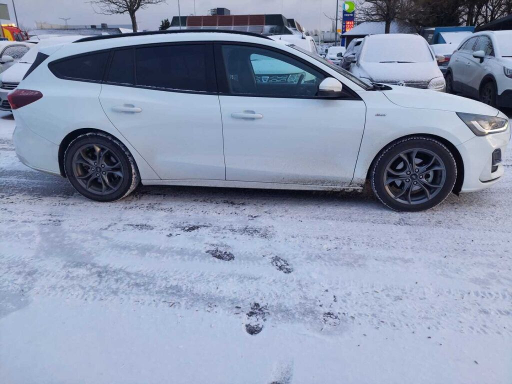 Ford Focus 2023 Valkoinen