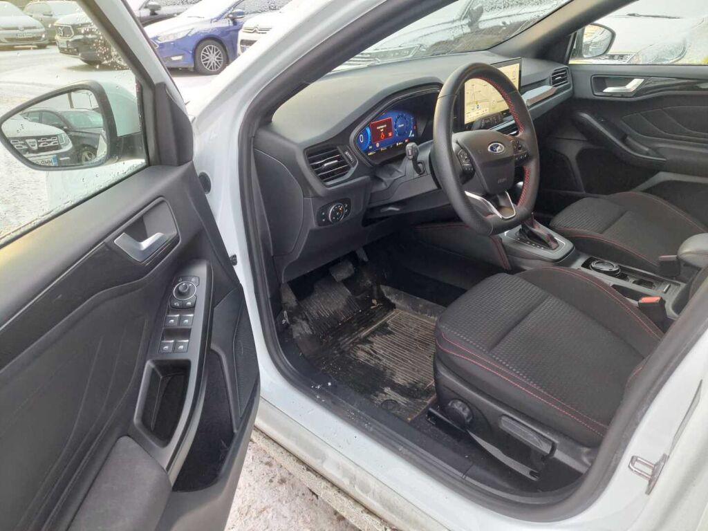 Ford Focus 2023 Valkoinen