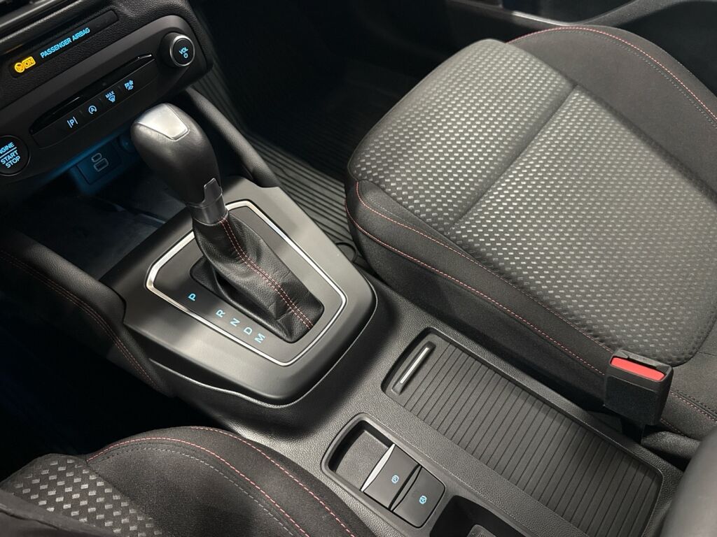 Ford Focus 2023 Valkoinen