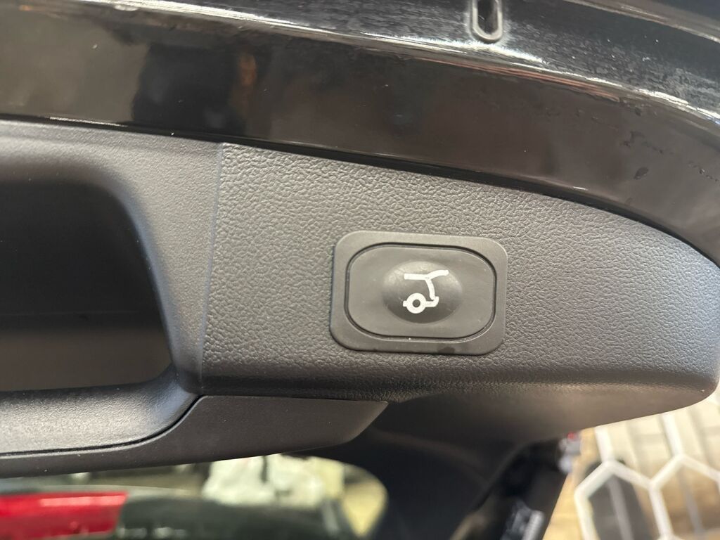 Ford Focus 2023 Musta