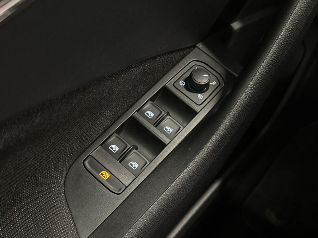 Skoda Kamiq 2023 Valkoinen