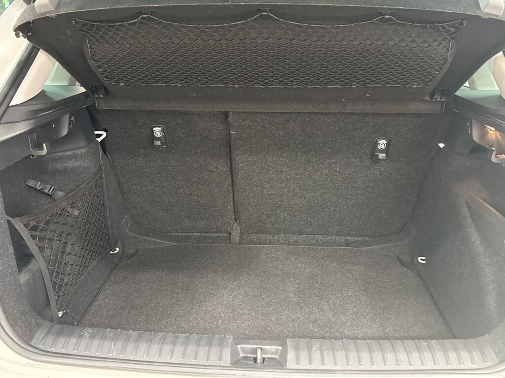 Skoda Kamiq 2023 Valkoinen