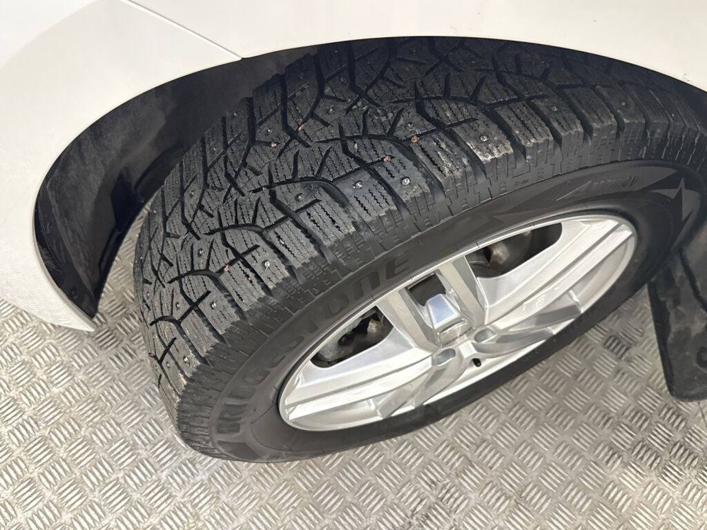 Skoda Kamiq 2023 Valkoinen