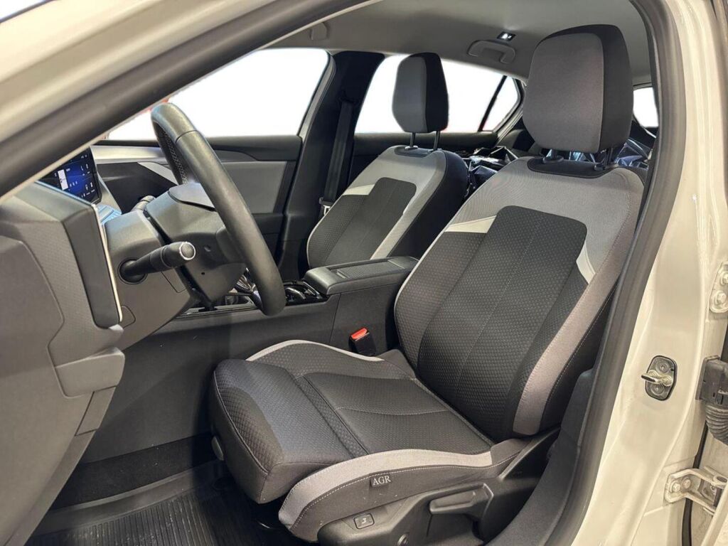 Opel Astra 2023 Valkoinen