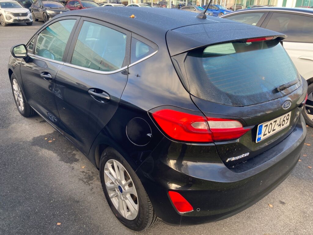 Ford Fiesta 2023 Metallinhohto Musta (Agate Black Metallic)