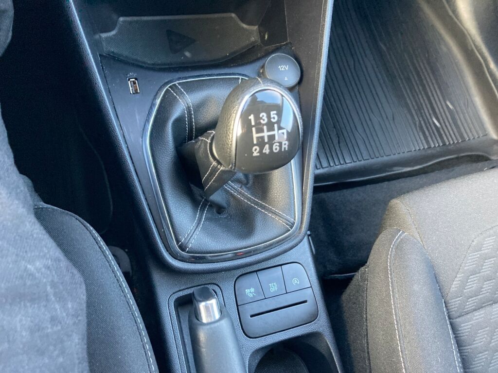 Ford Fiesta 2023 Metallinhohto Musta (Agate Black Metallic)