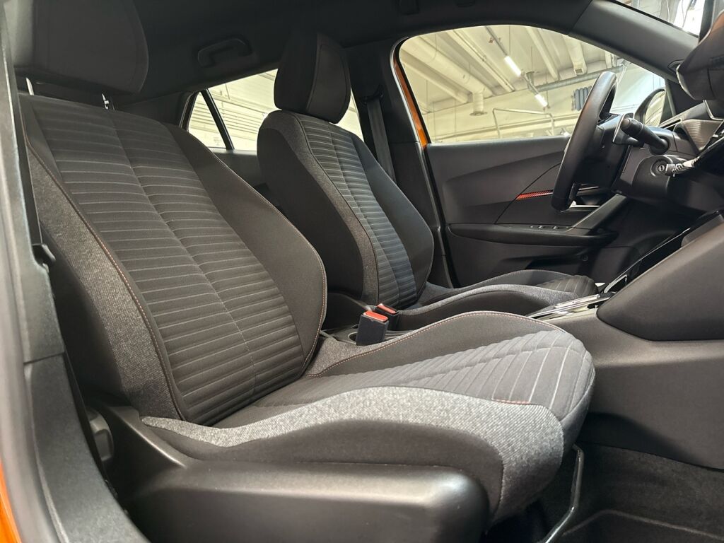 Peugeot 2008 2023 Oranssi