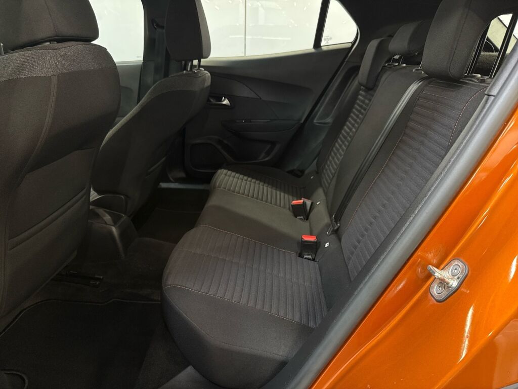 Peugeot 2008 2023 Oranssi