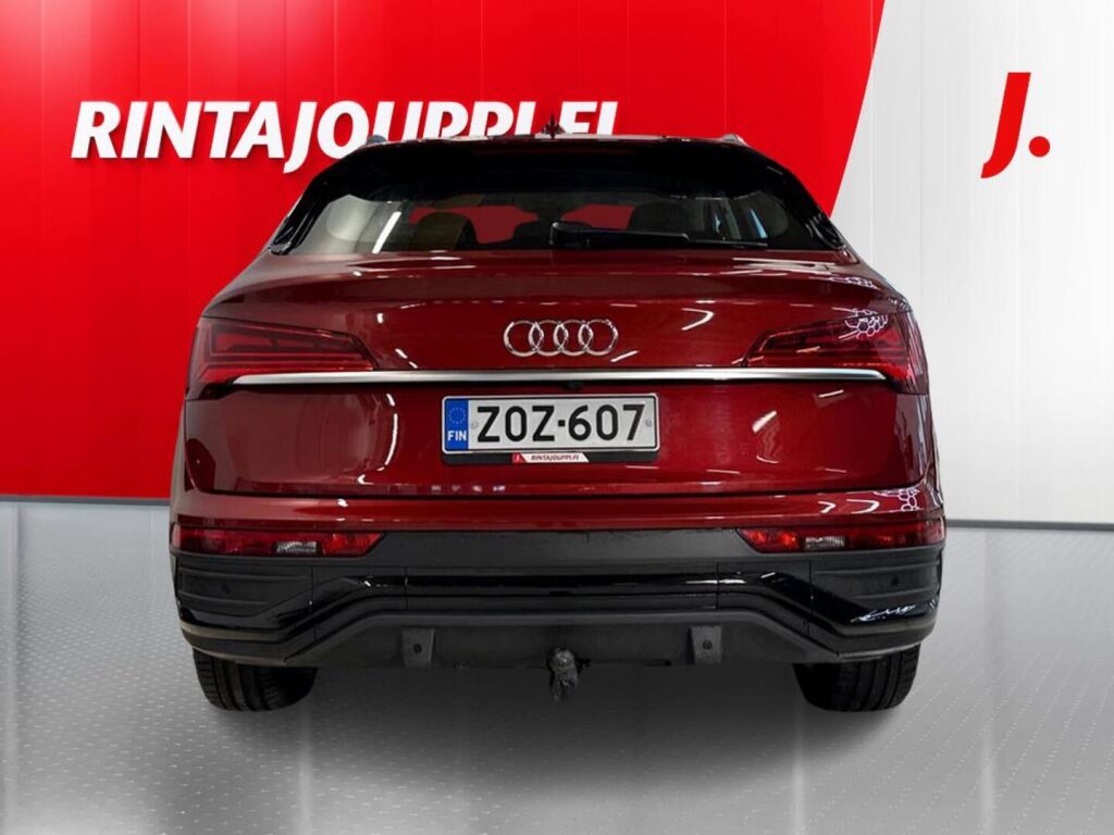 Audi Q5 2023 Punainen