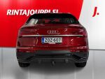 Audi Q5 2023 Punainen