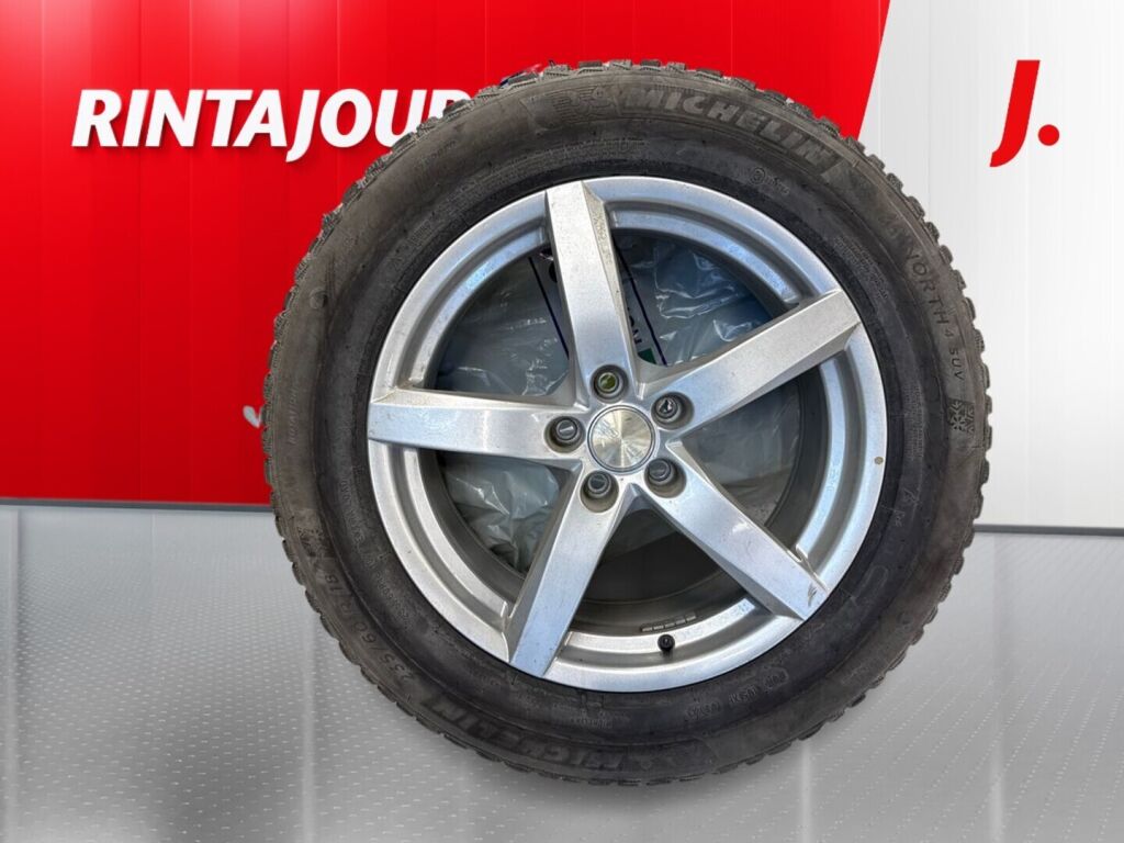 Audi Q5 2023 Punainen