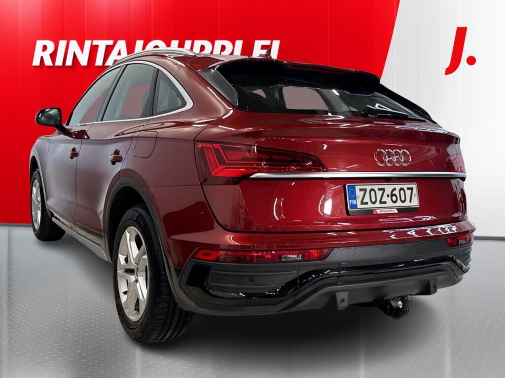 Audi Q5 2023 Punainen