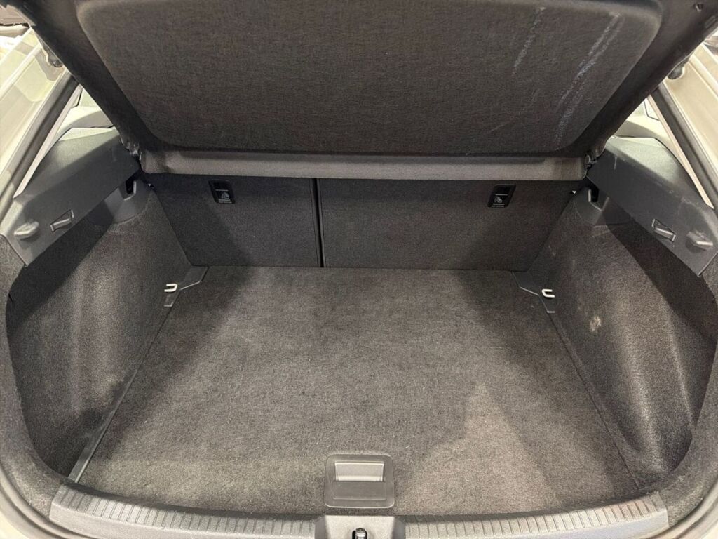 Volkswagen Taigo 2023 Harmaa
