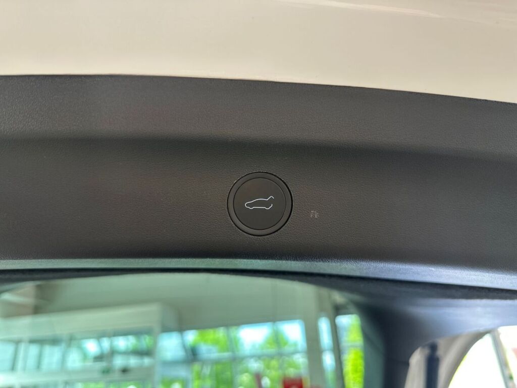 Tesla Model Y 2022 Valkoinen