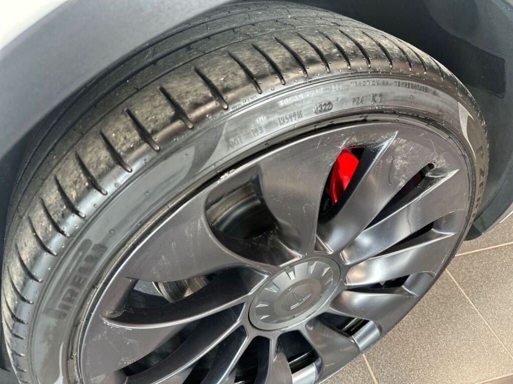 Tesla Model Y 2022 Valkoinen