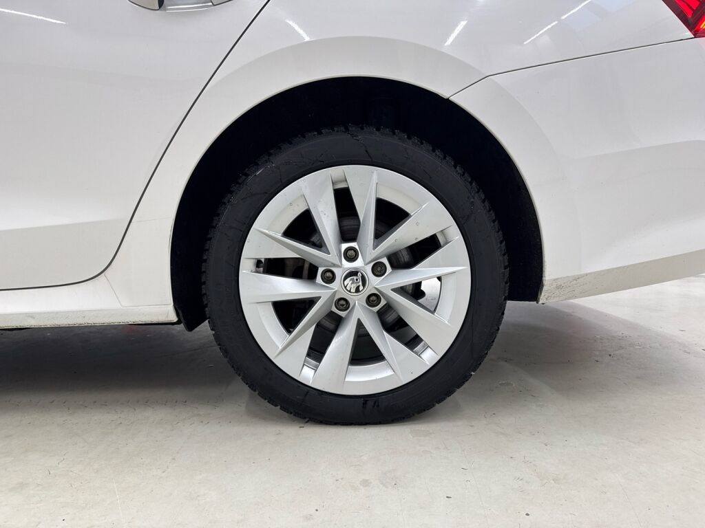 Skoda Octavia 2020 Valkoinen