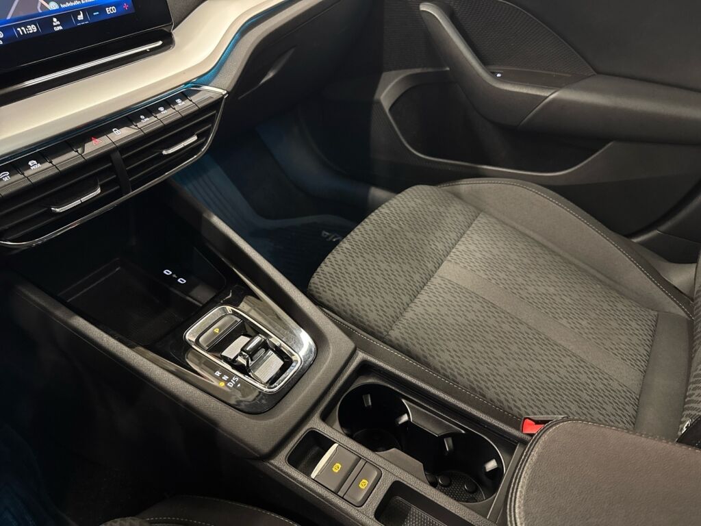 Skoda Octavia 2020 Valkoinen