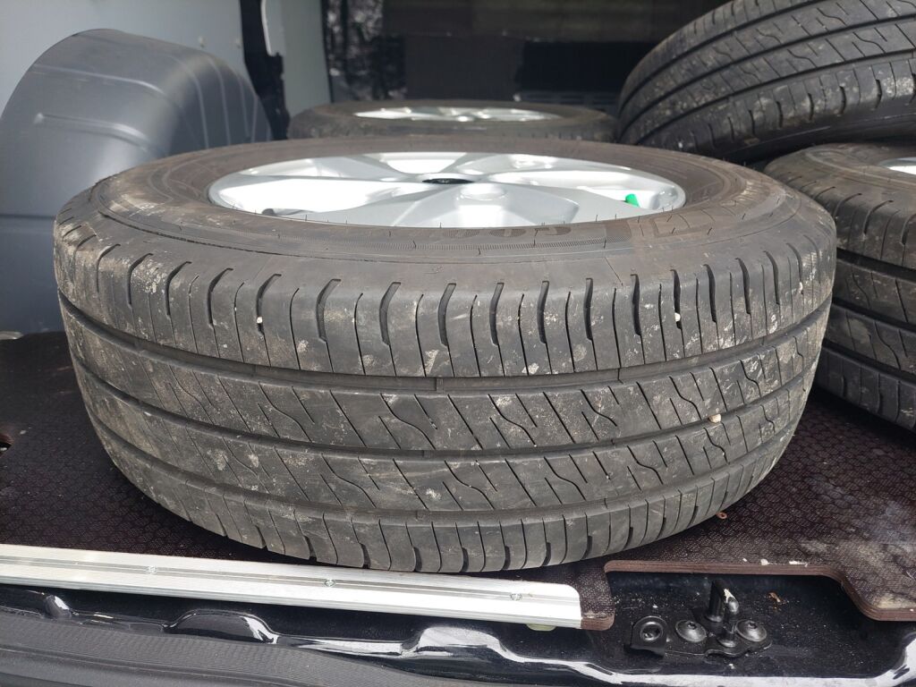 Ford Transit Custom 2025 Agate Black