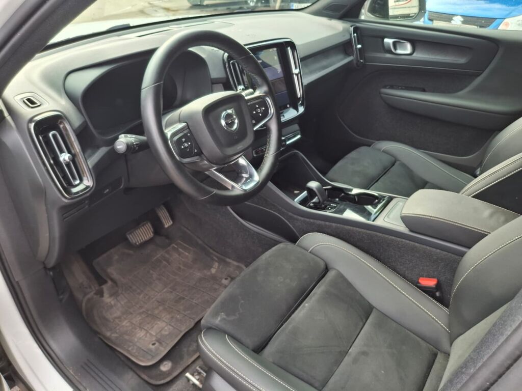 Volvo EX40 2025 Valkoinen