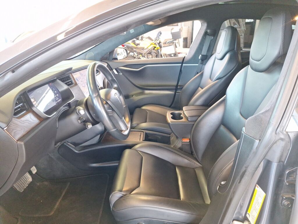 Tesla Model S 2018 Harmaa