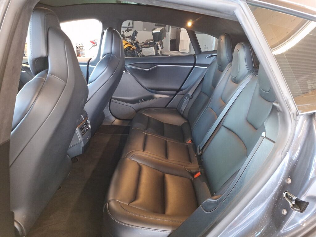 Tesla Model S 2018 Harmaa