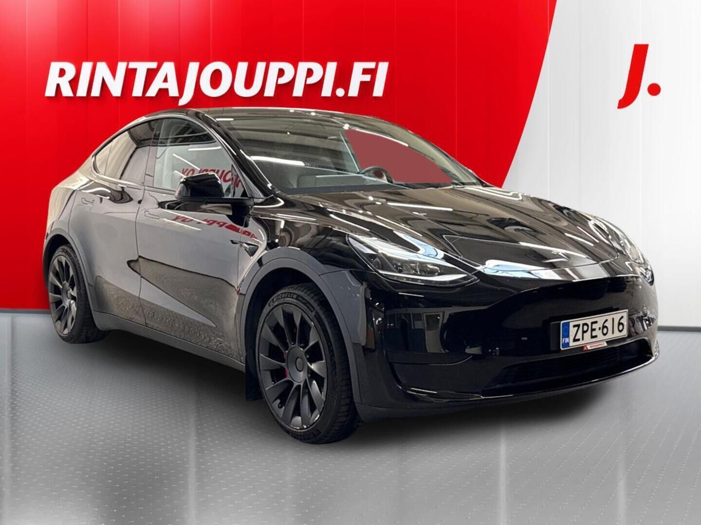 Musta Tesla Model Y