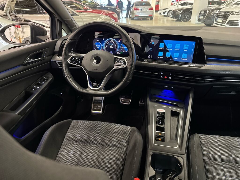 Volkswagen Golf 2022 Harmaa