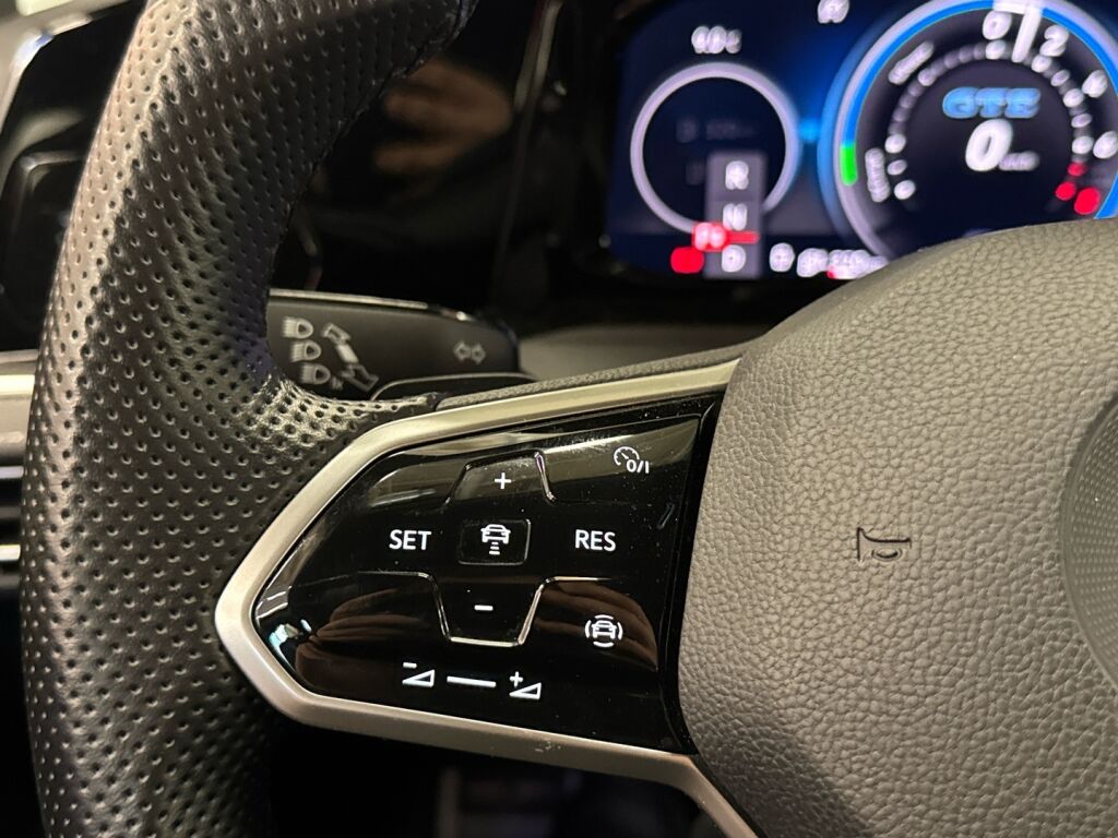 Volkswagen Golf 2022 Harmaa