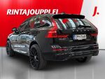 Volvo XC60 2022 Musta