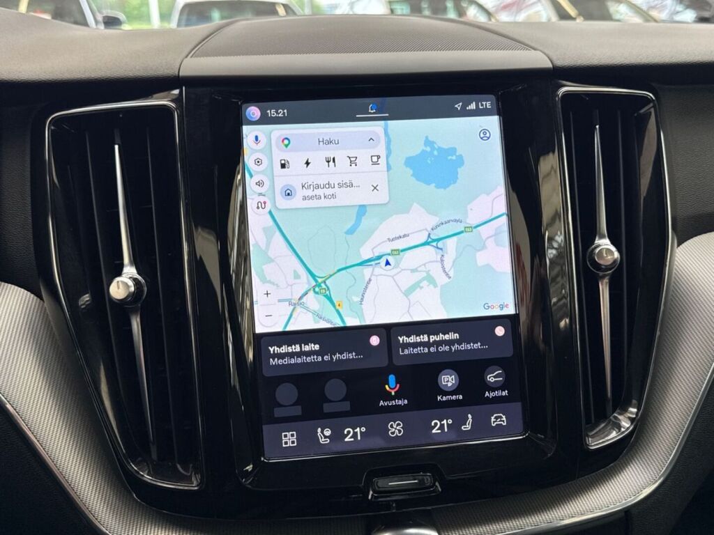 Volvo XC60 2022 Musta