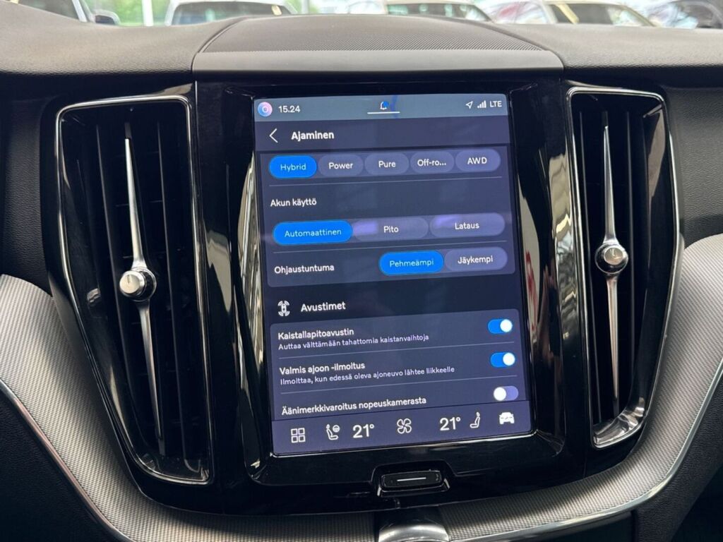 Volvo XC60 2022 Musta