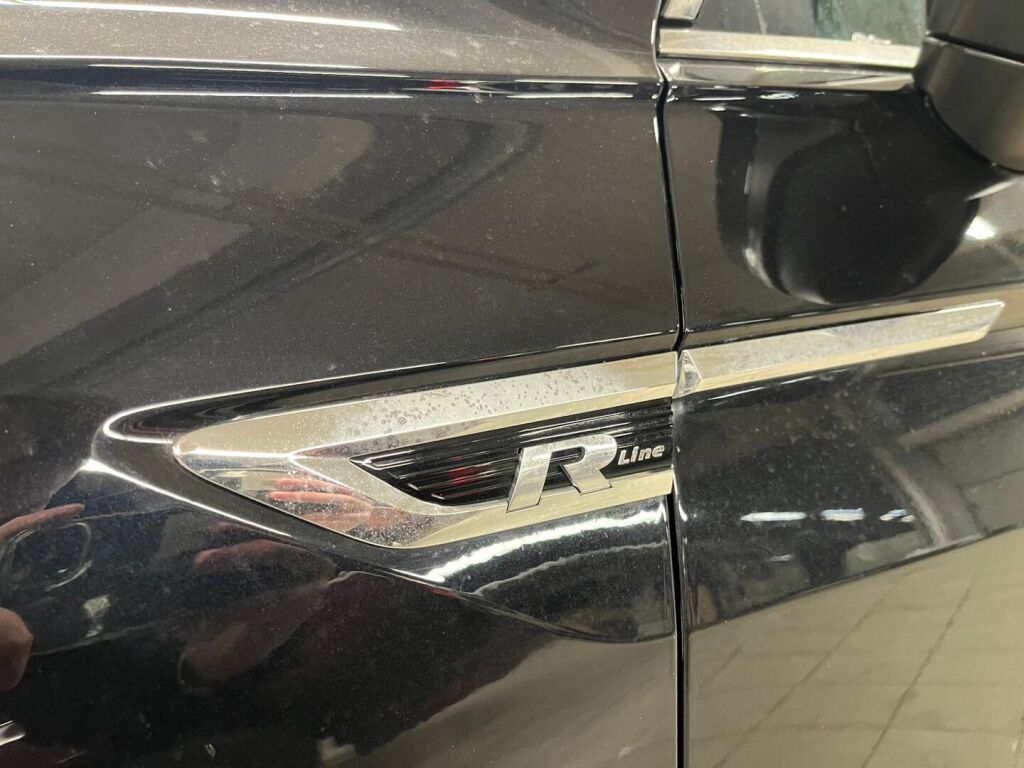 Volkswagen Tiguan Allspace 2021 Musta