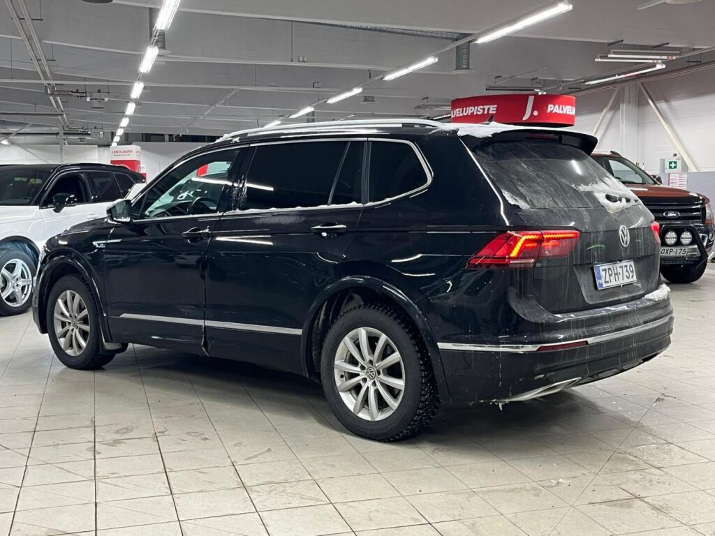 Volkswagen Tiguan Allspace 2021 Musta