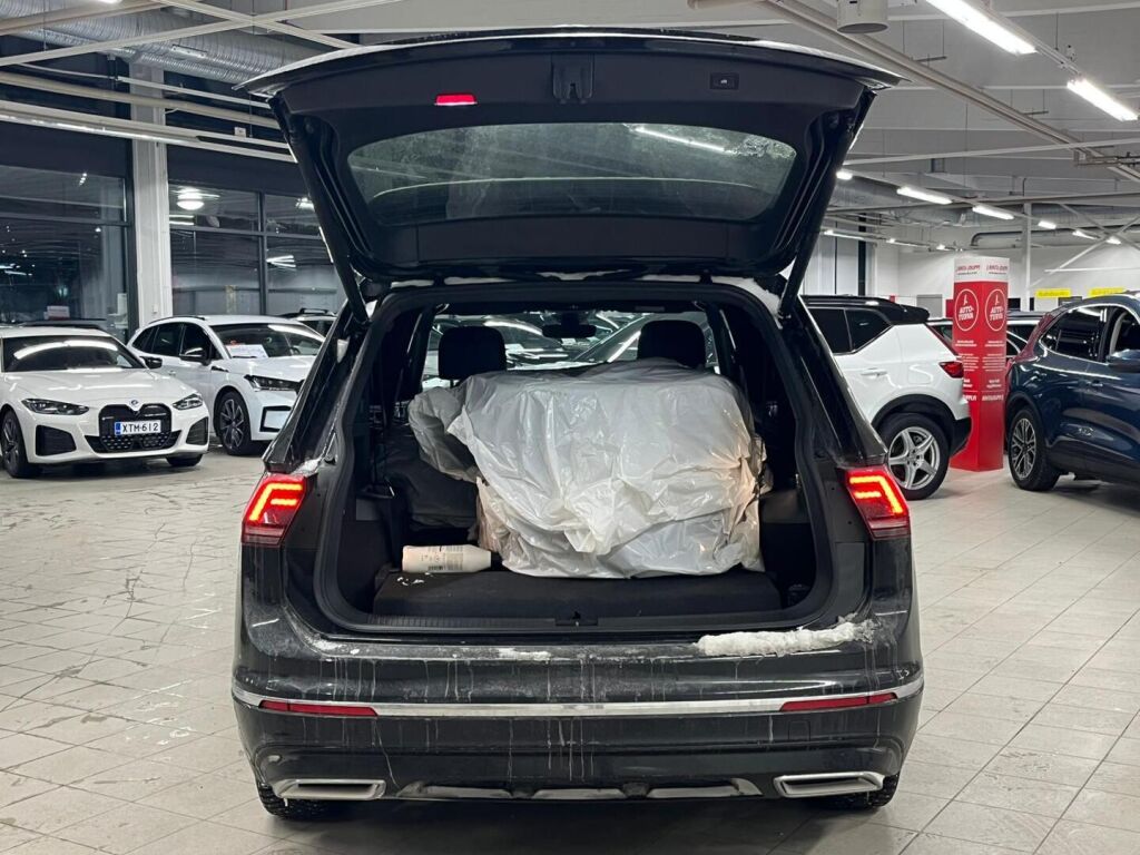 Volkswagen Tiguan Allspace 2021 Musta