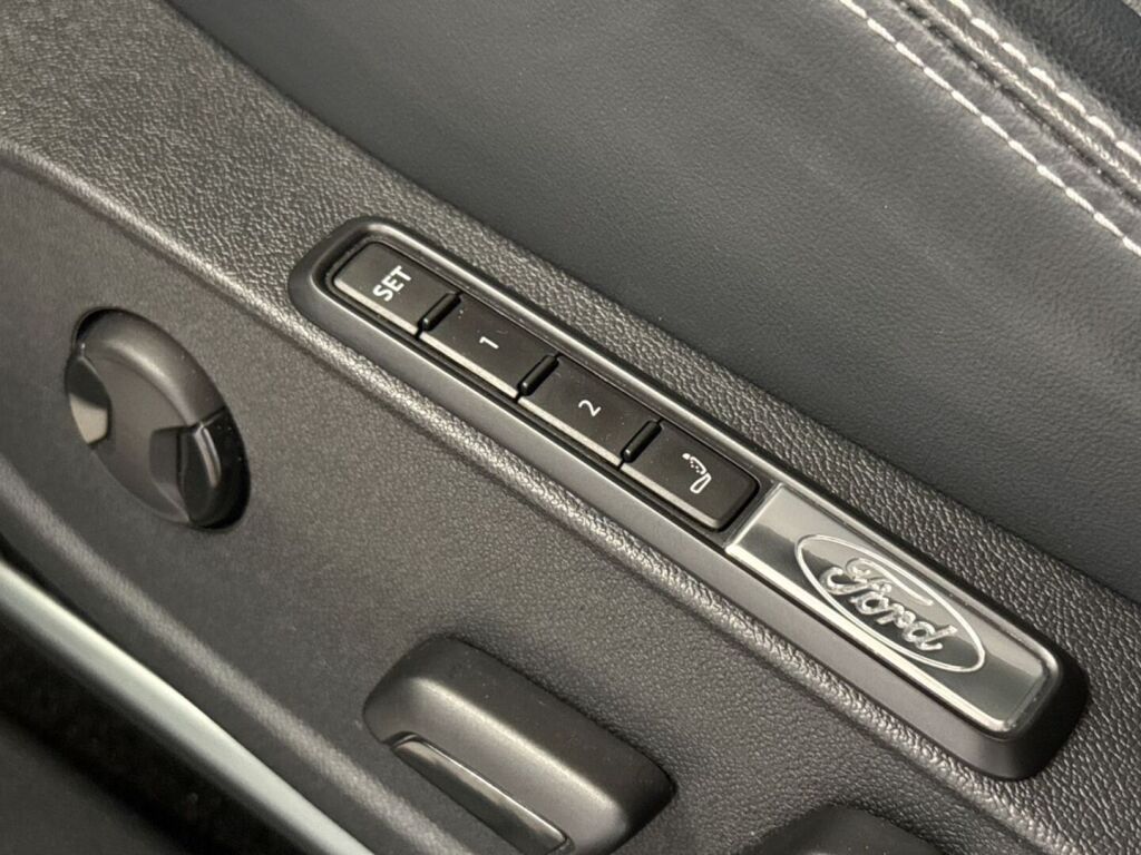 Ford Capri 2024 Musta