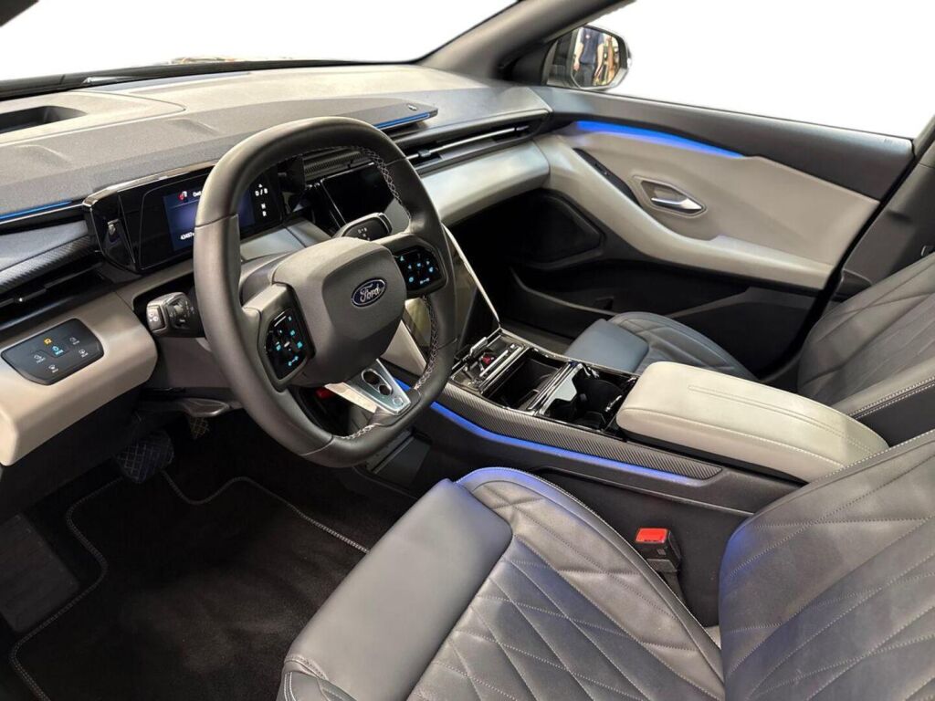 Ford Capri 2024 Musta