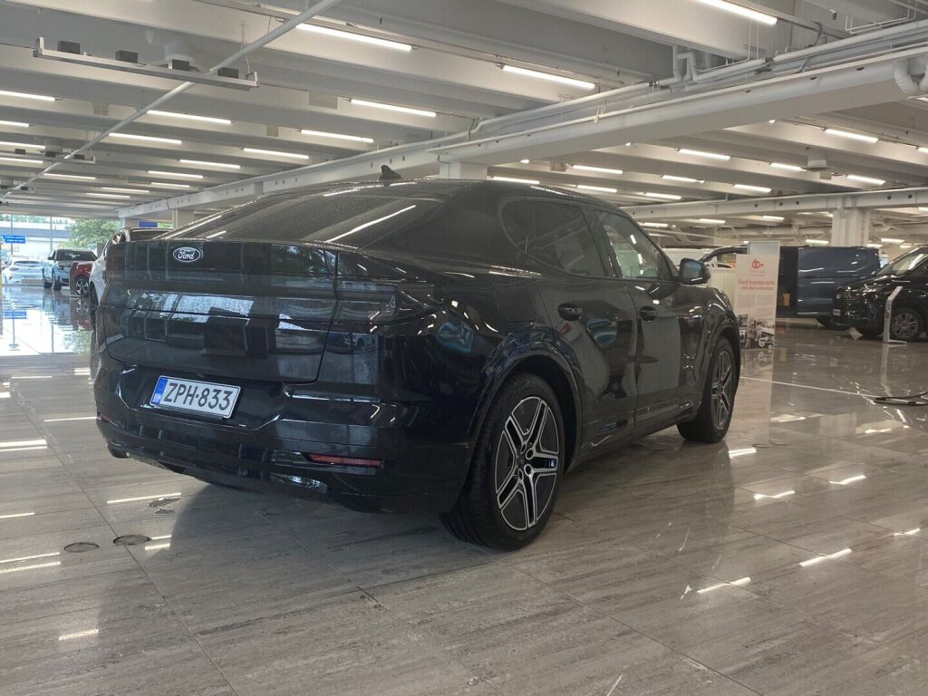 Ford Capri 2024 Musta