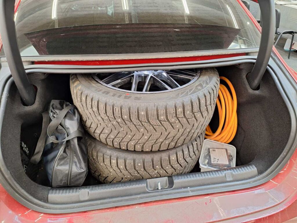 Mercedes-Benz EQE 2024 Punainen