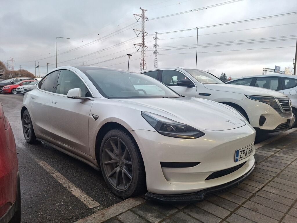 Tesla Model 3 2020 Valkoinen