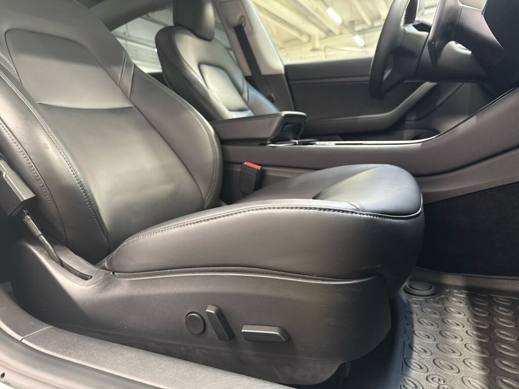 Tesla Model 3 2020 Valkoinen