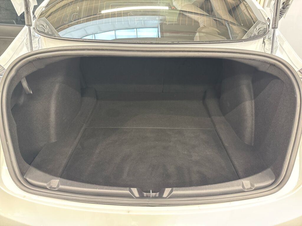 Tesla Model 3 2020 Valkoinen