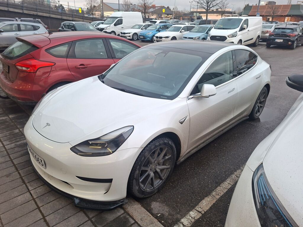 Tesla Model 3 2020 Valkoinen