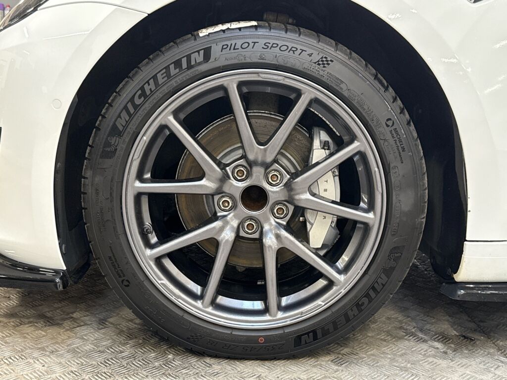 Tesla Model 3 2020 Valkoinen