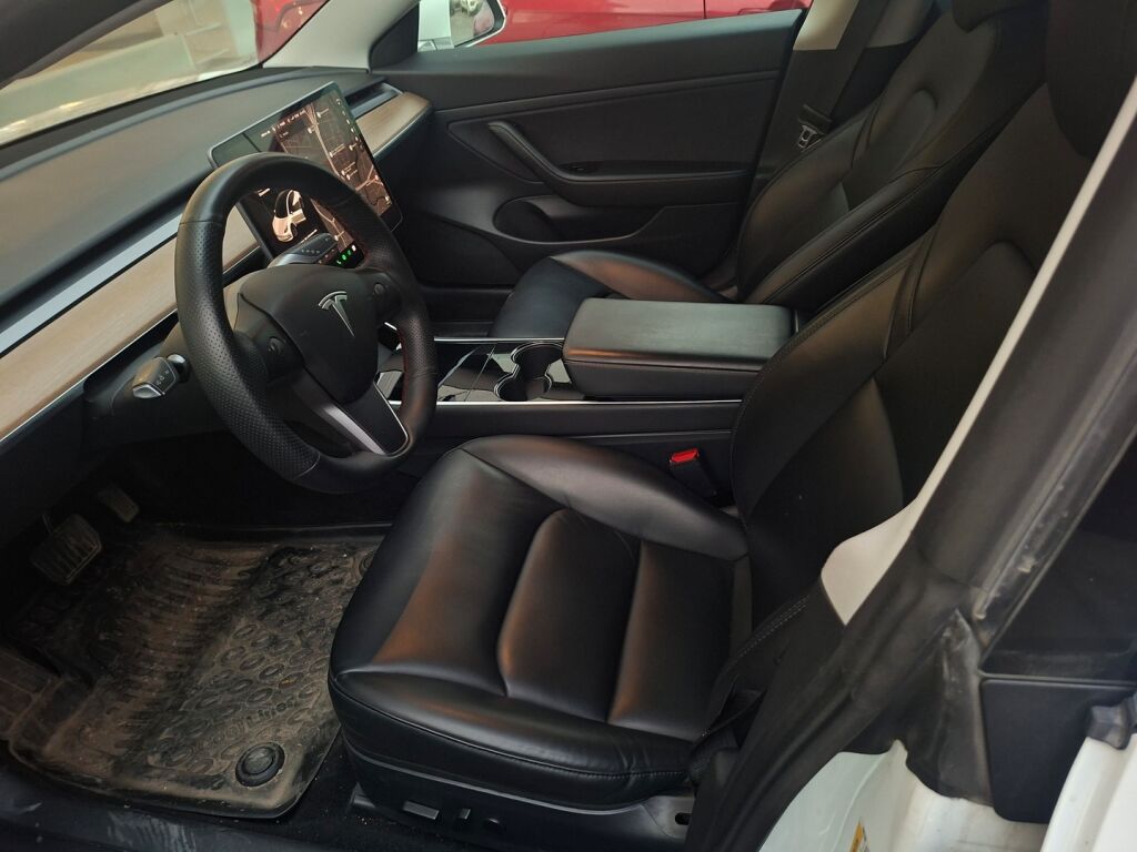 Tesla Model 3 2020 Valkoinen